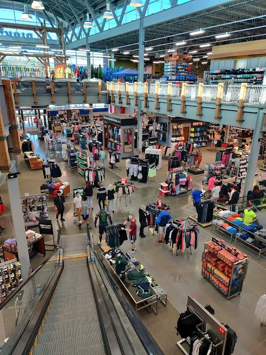 DICK'S Sporting Goods Picture 2