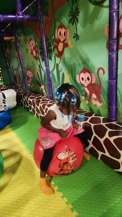 KIDS PLAYS Picture 10