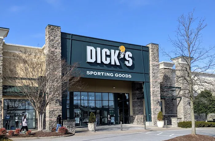 DICK'S Sporting Goods Picture 3