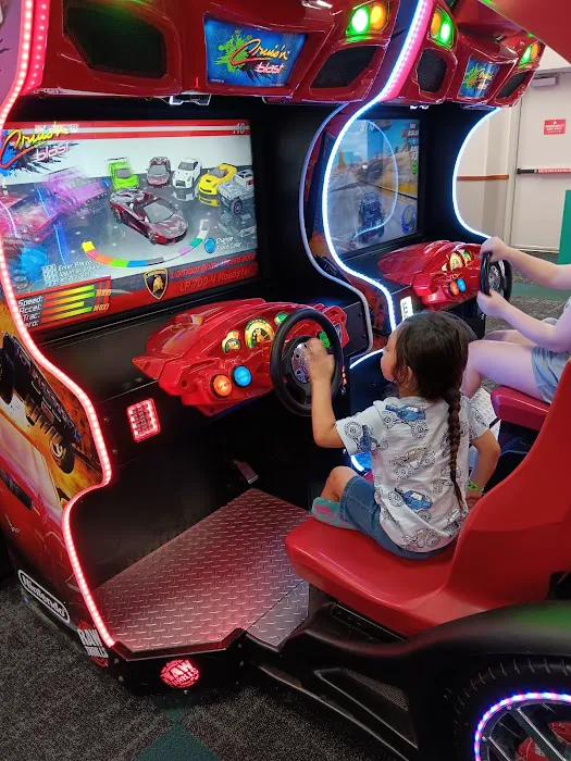 Chuck E. Cheese Picture 5