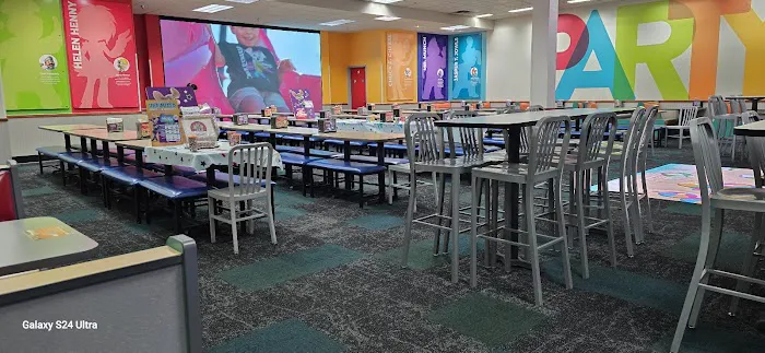 Chuck E. Cheese Picture 8