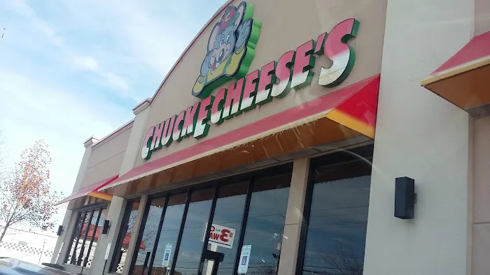 Chuck E. Cheese Picture 3