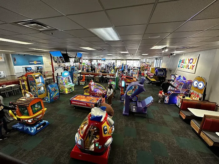 Chuck E. Cheese Picture 4
