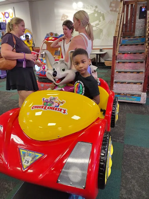 Chuck E. Cheese Picture 5