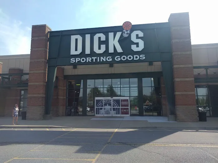 DICK'S Sporting Goods Picture 2