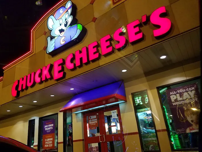 Chuck E. Cheese Picture 1