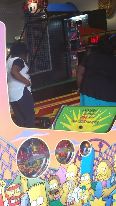 Chuck E. Cheese Picture 7