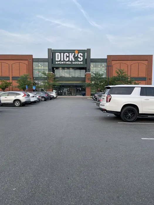 DICK'S Sporting Goods Picture 2
