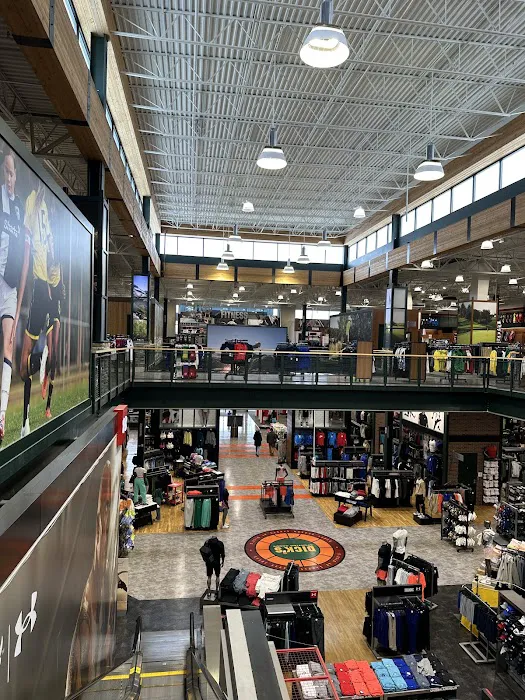 DICK'S Sporting Goods Picture 5