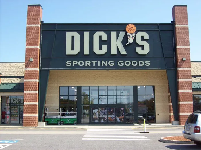DICK'S Sporting Goods Picture 1