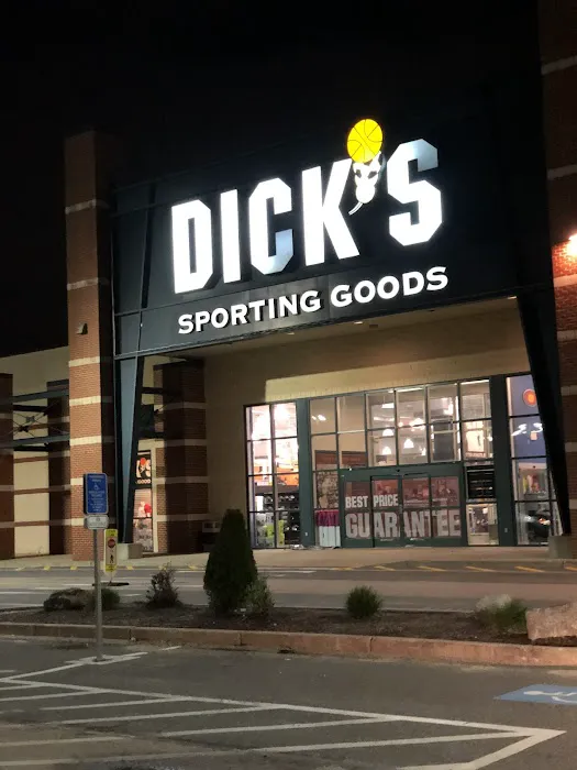 DICK'S Sporting Goods Picture 4
