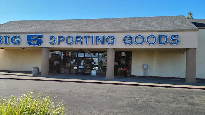 Big 5 Sporting Goods Picture 4