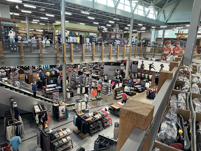 DICK'S Sporting Goods Picture 6