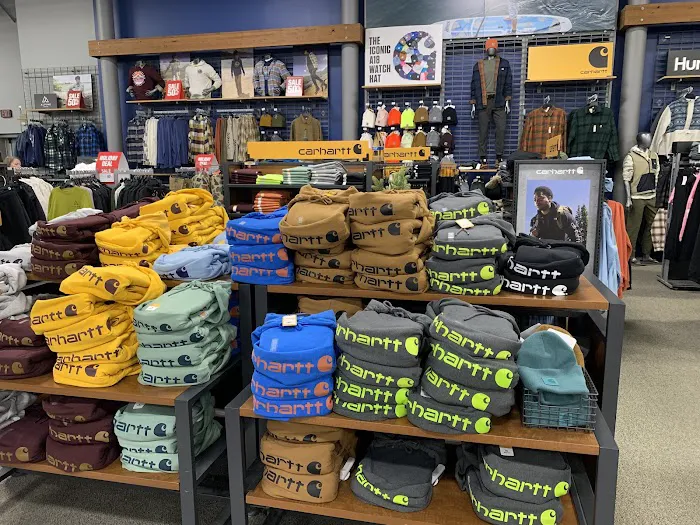 DICK'S Sporting Goods Picture 5