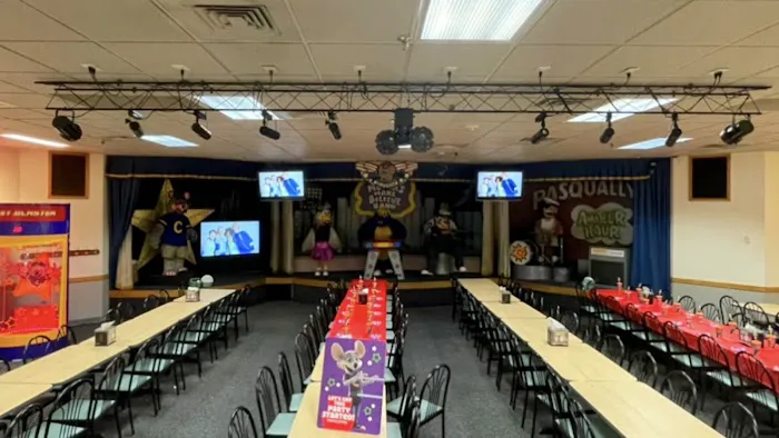Chuck E. Cheese Picture 10