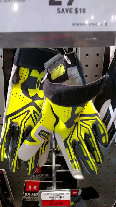 DICK'S Sporting Goods Picture 8