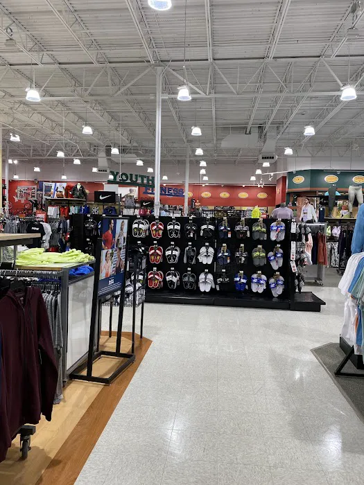 DICK'S Sporting Goods Picture 7