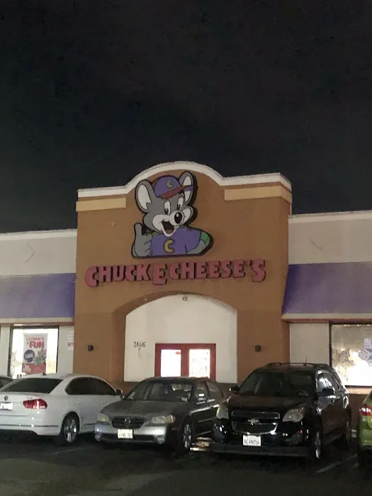 Chuck E. Cheese Picture 8
