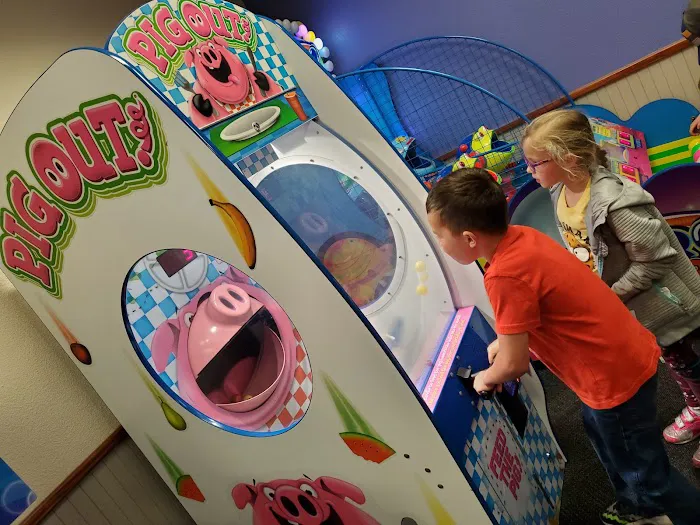 Chuck E. Cheese Picture 10