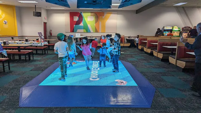 Chuck E. Cheese Picture 9