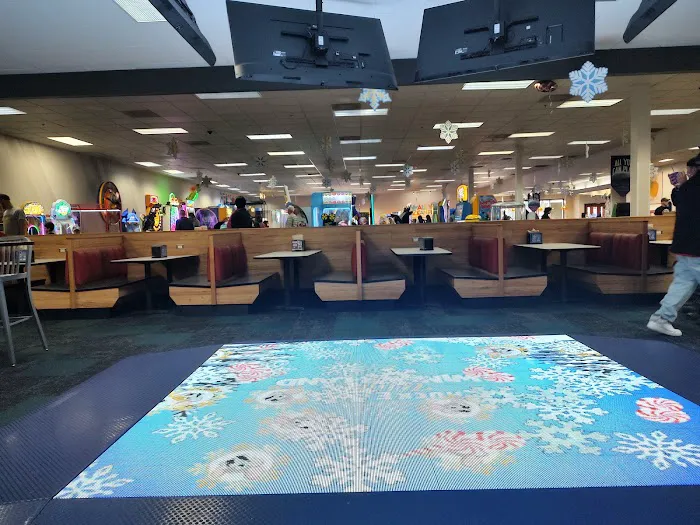 Chuck E. Cheese Picture 4