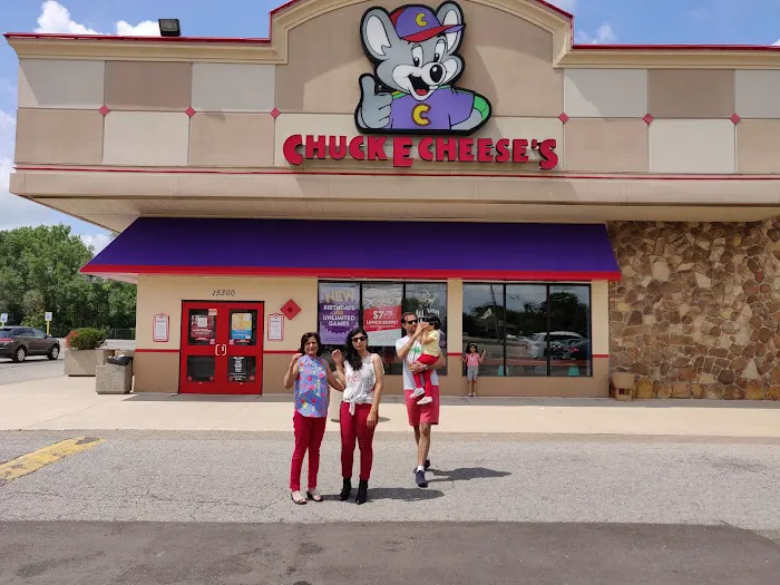 Chuck E. Cheese Picture 6