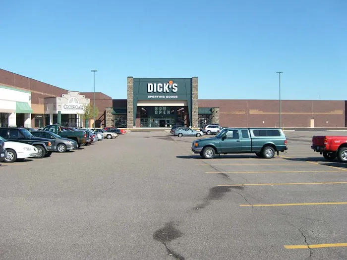 DICK'S Sporting Goods Picture 7