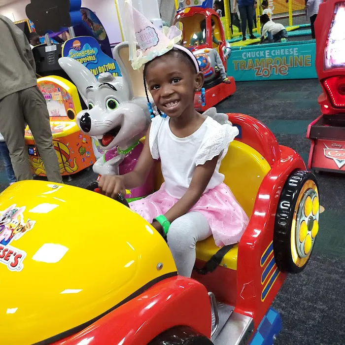 Chuck E. Cheese Picture 5