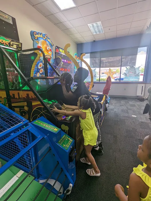 Chuck E. Cheese Picture 9