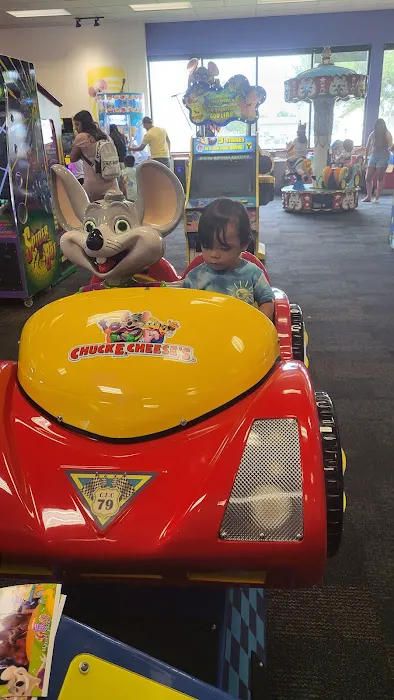 Chuck E. Cheese Picture 5
