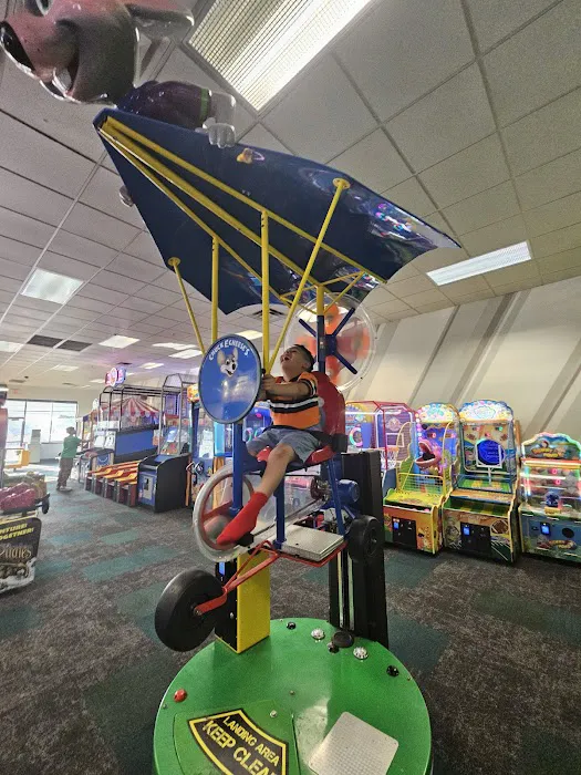 Chuck E. Cheese Picture 6