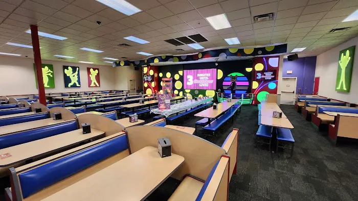 Chuck E. Cheese Picture 7