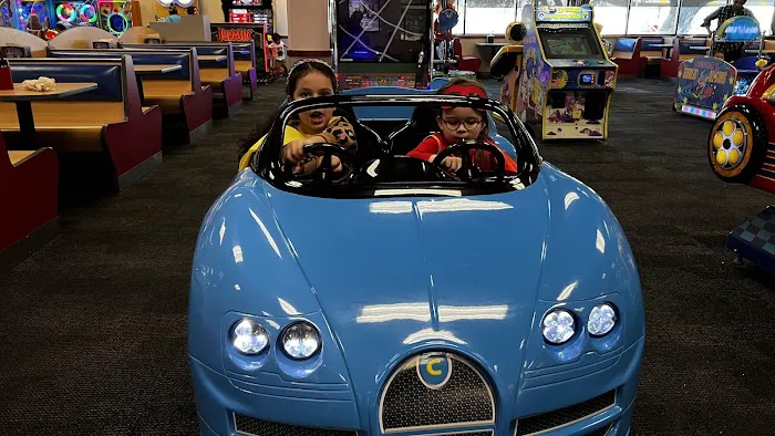 Chuck E. Cheese Picture 8
