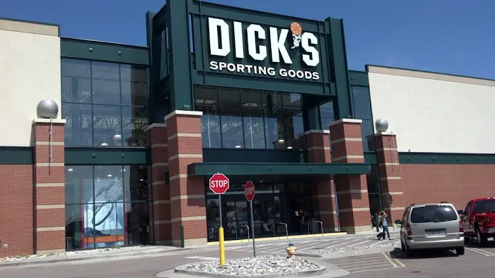 DICK'S Sporting Goods Picture 4