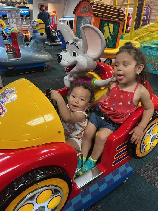 Chuck E. Cheese Picture 5