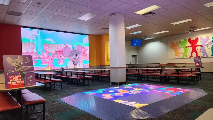 Chuck E. Cheese Picture 10