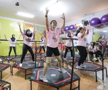 Trampoline Dancing: Exploring the New Fitness Trend Sweeping Gyms