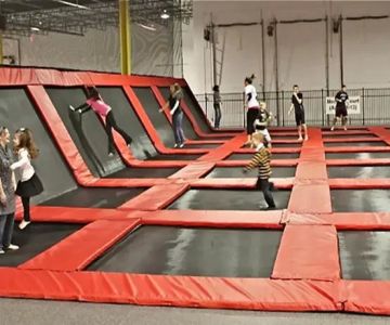 What Makes a Good Trampoline Park? Key Features and Safety Tips